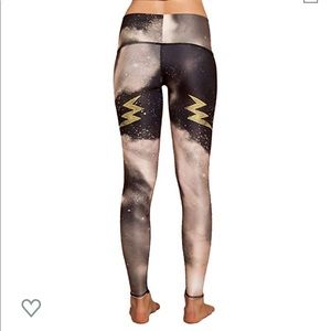 NWT Teeki leggings / hot pant in Electric Night